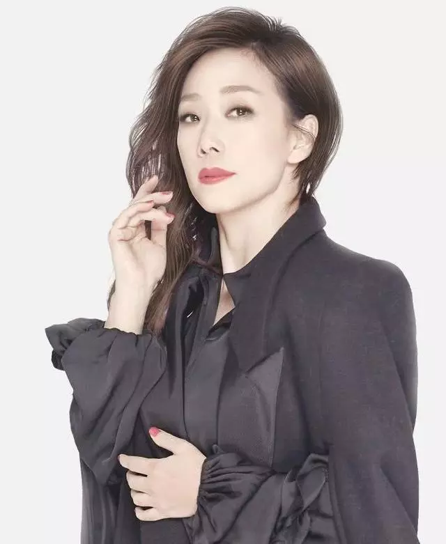 52歲林憶蓮老公近照,隱藏了整整10年,網友:還不如李宗盛!