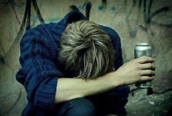 同學遇到困難,只有我借給他1萬,三年以後,他讓我痛哭流涕
