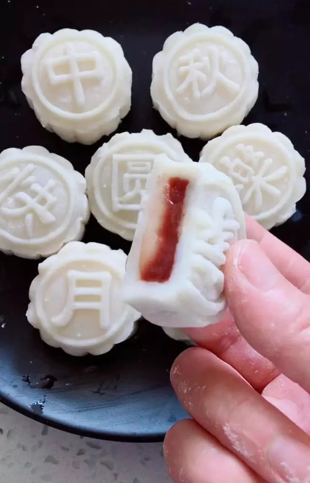 還不會自製月餅你就out啦~自己在家也可以做出超好吃【蒸月餅】哦!