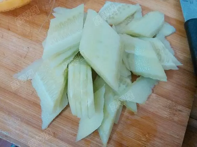 黃瓜除了涼拌,還可以這樣做,清新爽口,好吃易做,幾分鐘就上桌