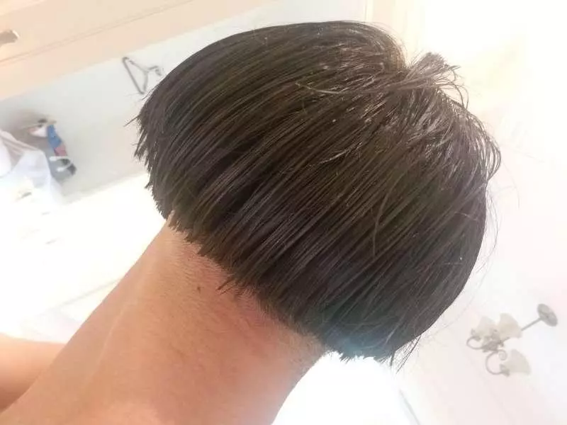 這到底是人頭還是戴假髮的手指? 外國男子的挑戰「西瓜皮」讓全網笑翻