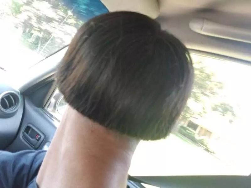 這到底是人頭還是戴假髮的手指? 外國男子的挑戰「西瓜皮」讓全網笑翻