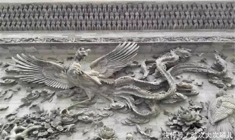 千年古墓出土神秘蒙面公主,專家剝開衣服後,大喊:危險,快走!