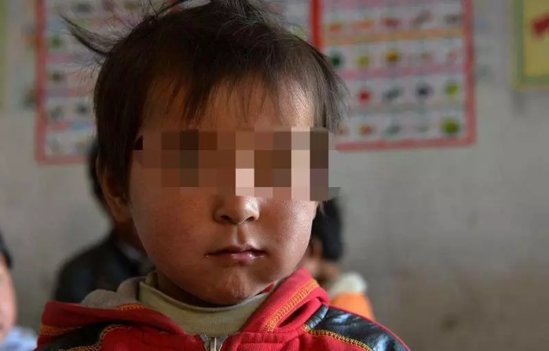 老人重男輕女,趁兒媳懷孕將孫女送人,19年後卻讓孫女給他養老