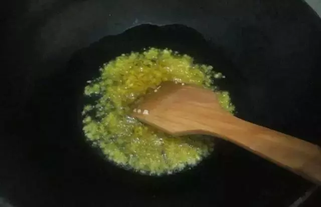 自製辣椒醬,好吃下飯,簡單易學,還能長久存放