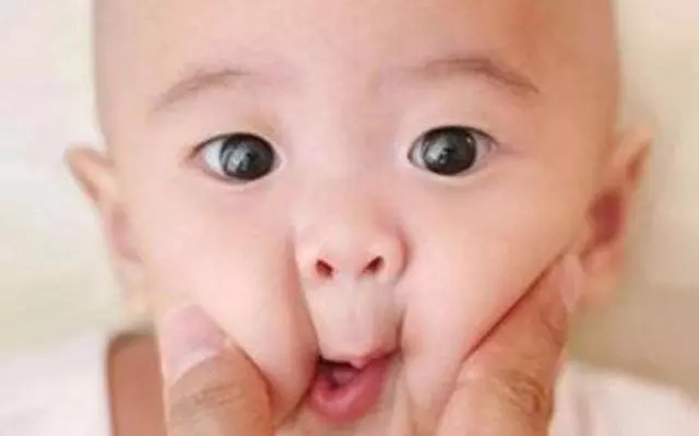 新生兒3個地方不能碰,2個地方越按越健康,新手爸爸媽媽了解下