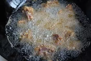 不一樣的;蒜香排骨;你流口水了嗎