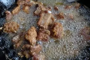 不一樣的;蒜香排骨;你流口水了嗎