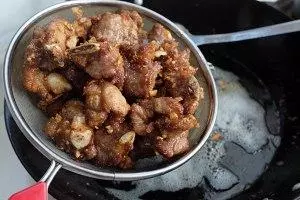 不一樣的;蒜香排骨;你流口水了嗎