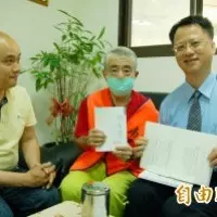 杭州計程車遭乘客爆打受訪 中網友笑「長相太招仇恨」