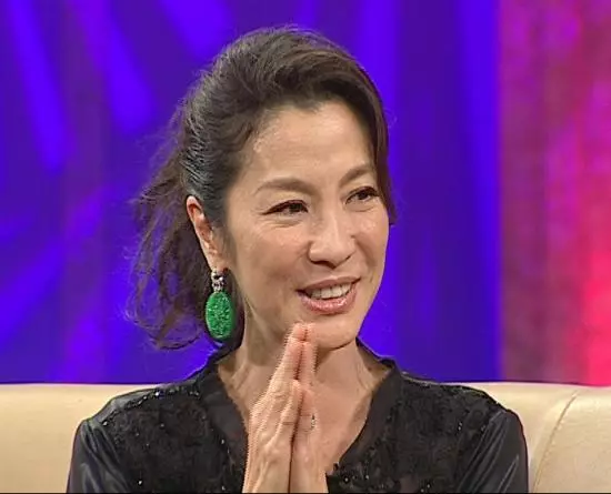楊紫瓊穿單肩禮服亮相,但全身都是歲月的痕跡,女神真的老了!