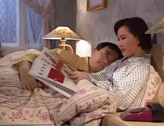 她曾是「港劇一姐」,能演能唱,卻替丈夫背了一身債務,最終...