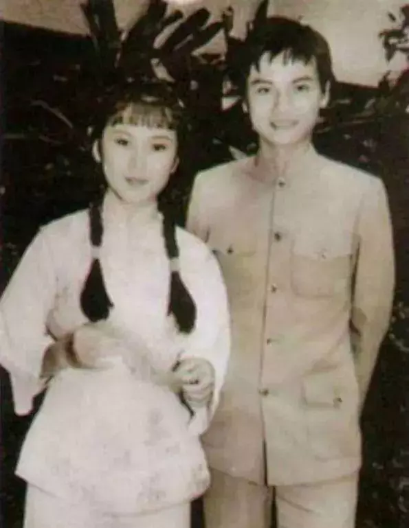 她曾是「港劇一姐」,能演能唱,卻替丈夫背了一身債務,最終...