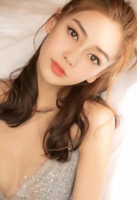 【果然女神不愧是女神~】Baby不過是換了個造型,就美出了新高度!最大驚艷的是...哪怕路人抓拍的照片也是氣場十足!