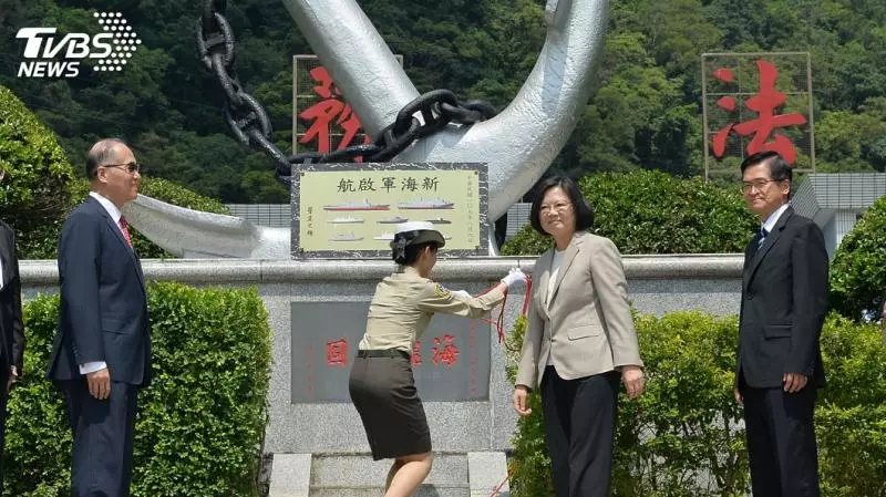 國艦國造 蔡總統:明年國防預算增加183億