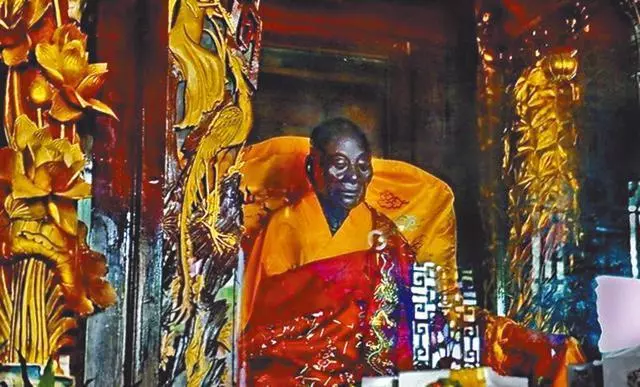 如何成為肉身菩薩？」公開3大宛如煉獄的恐怖自虐步驟 瞬間讓網友嚇到吐:這太狂了
