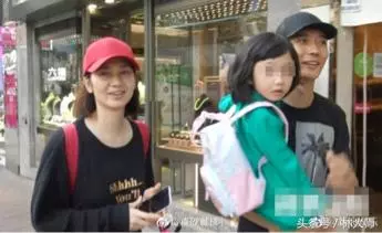 47歲洪欣擁7000萬豪宅,背30萬愛馬仕青春打扮,經紀人哪比得上?