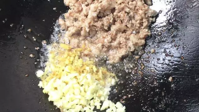 炸醬麵正確做法,很多人第一步就錯,學會全家早餐不用買