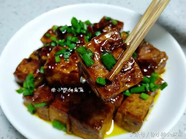 天熱豆腐這樣吃,開胃下飯,做法很簡單,看一遍就會,補鈣又營養