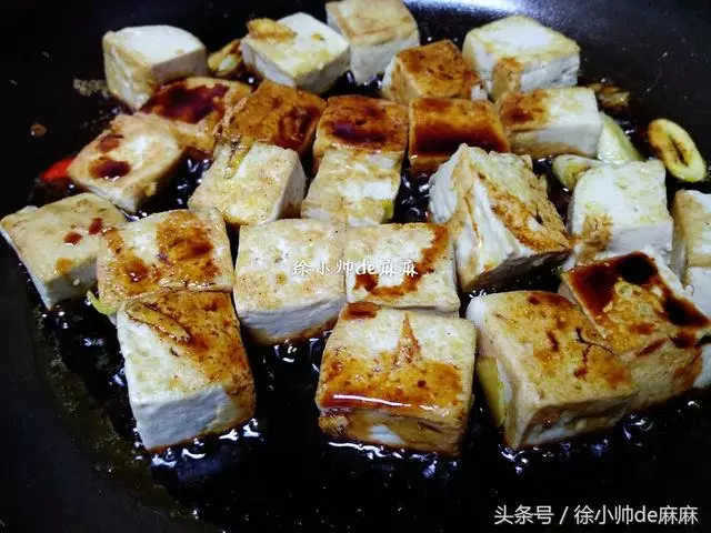 天熱豆腐這樣吃,開胃下飯,做法很簡單,看一遍就會,補鈣又營養