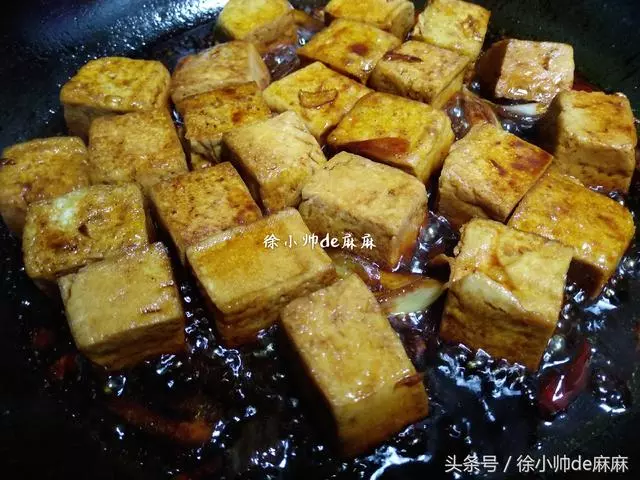 天熱豆腐這樣吃,開胃下飯,做法很簡單,看一遍就會,補鈣又營養