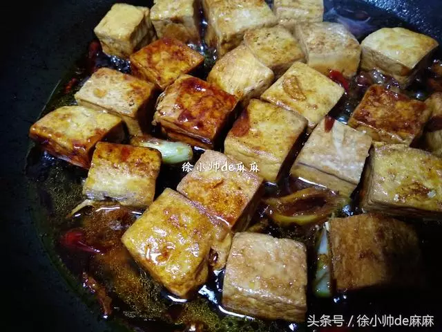 天熱豆腐這樣吃,開胃下飯,做法很簡單,看一遍就會,補鈣又營養