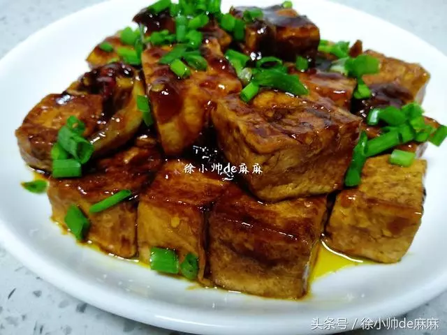 天熱豆腐這樣吃,開胃下飯,做法很簡單,看一遍就會,補鈣又營養