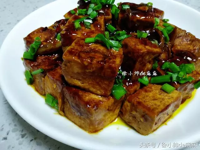 天熱豆腐這樣吃,開胃下飯,做法很簡單,看一遍就會,補鈣又營養
