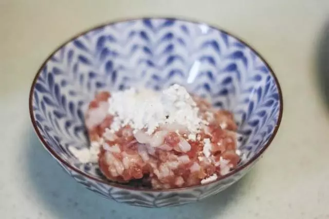 肉末蒸雞蛋羹這麼做,補充人體蛋白質,再挑食的小孩都愛吃!