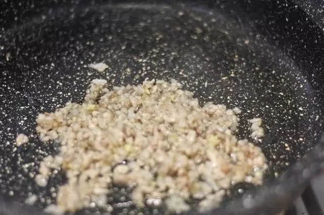 肉末蒸雞蛋羹這麼做,補充人體蛋白質,再挑食的小孩都愛吃!