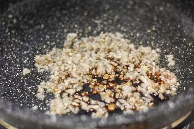 肉末蒸雞蛋羹這麼做,補充人體蛋白質,再挑食的小孩都愛吃!