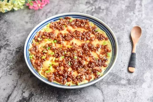 肉末蒸雞蛋羹這麼做,補充人體蛋白質,再挑食的小孩都愛吃!