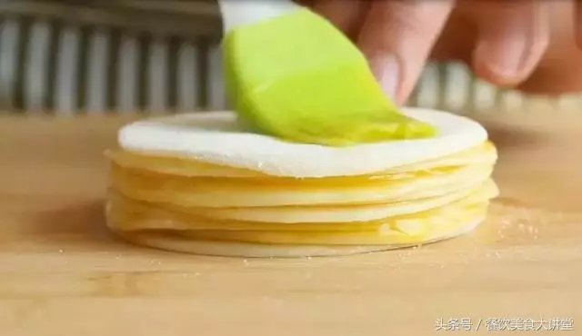 餃子皮不要用來包餃子了,試試這種新做法,咬一口滿嘴香!