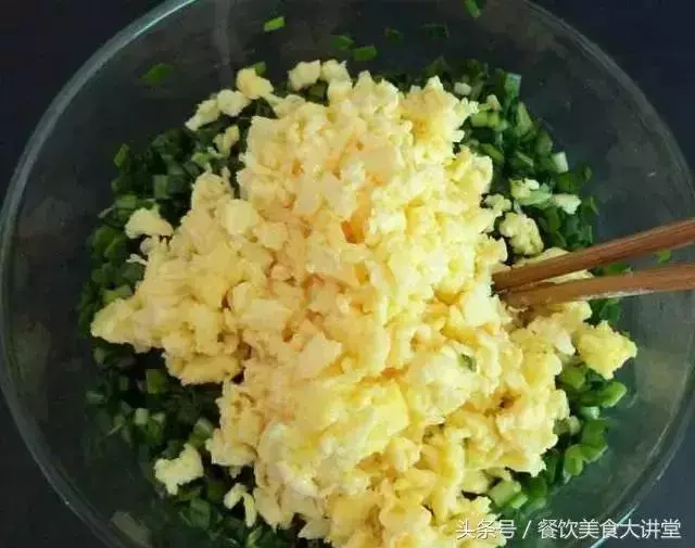 餃子皮不要用來包餃子了,試試這種新做法,咬一口滿嘴香!