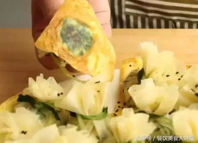 餃子皮不要用來包餃子了,試試這種新做法,咬一口滿嘴香!
