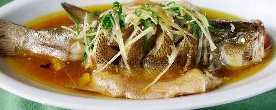 蒸魚的過程中注意這幾點,可以讓魚沒有腥味兒,味道也好吃