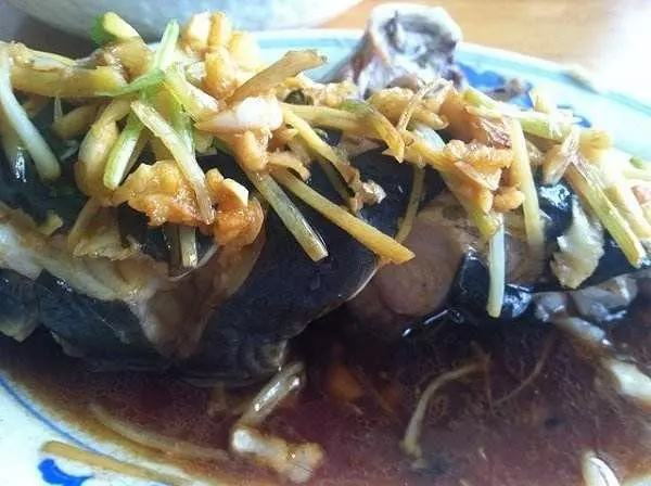 蒸魚的過程中注意這幾點,可以讓魚沒有腥味兒,味道也好吃