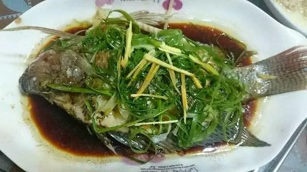 蒸魚的過程中注意這幾點,可以讓魚沒有腥味兒,味道也好吃