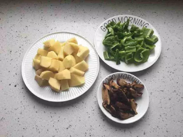 奶奶珍藏30年的黃燜雞秘方,汁水香濃肉質嫩,一家老小搶著吃