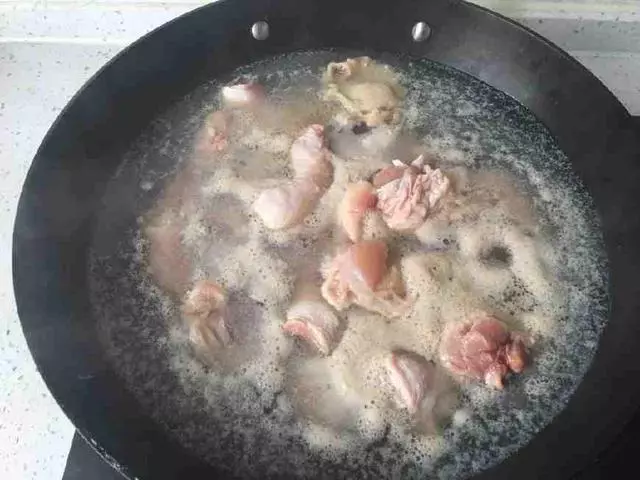 奶奶珍藏30年的黃燜雞秘方,汁水香濃肉質嫩,一家老小搶著吃