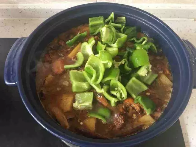 奶奶珍藏30年的黃燜雞秘方,汁水香濃肉質嫩,一家老小搶著吃