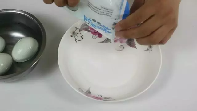 鴨蛋不會腌?教你一招,7天腌製成功,出油又出沙,簡單好學