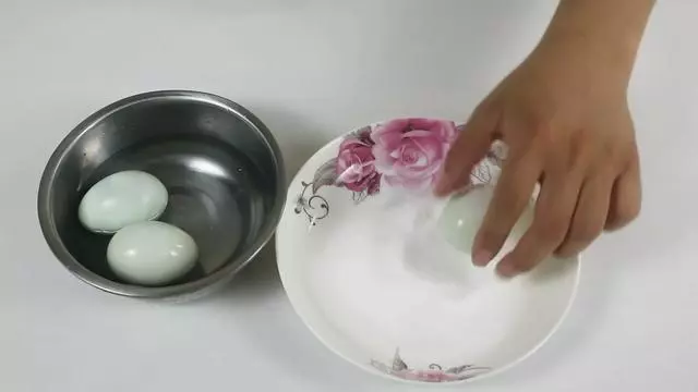 鴨蛋不會腌?教你一招,7天腌製成功,出油又出沙,簡單好學