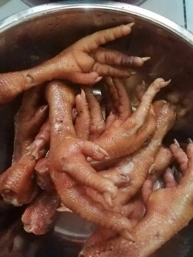 雞爪這樣做軟爛無比,老人孩子搶著吃,剛放進嘴裡就脫骨了