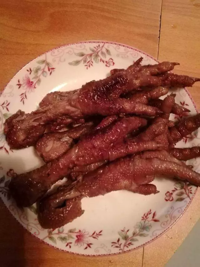 雞爪這樣做軟爛無比,老人孩子搶著吃,剛放進嘴裡就脫骨了