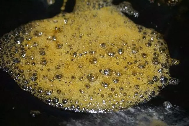飯店的糖醋排骨,酸甜香濃,原來是有絕招,怪不得自己做的不好吃