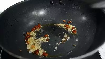 飯店不外傳的小炒秘方原來是這樣炒的!煮了一桶米飯也不夠下飯吃