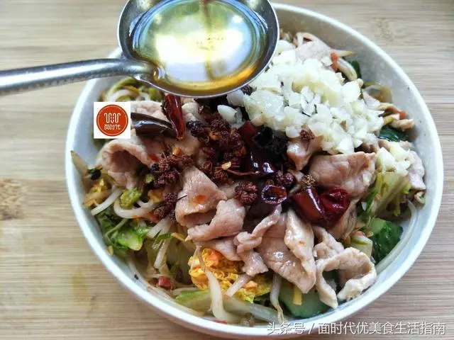 這才是肉片真正的吃法,肉片滑嫩,入口即化,3分鐘學會,特下飯