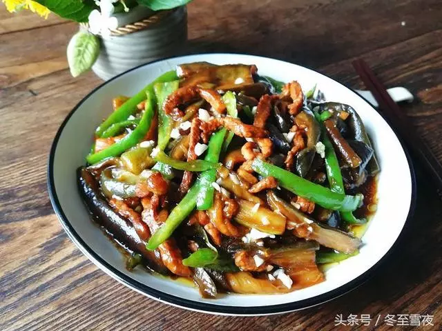 茄子的家常做法，只多這一步，不用油炸，不油膩，好吃到停不下來