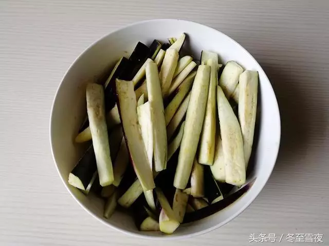 茄子的家常做法，只多這一步，不用油炸，不油膩，好吃到停不下來
